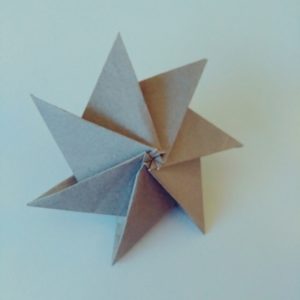 折り紙で星の作り方まとめ１５選 簡単にできる立体折り方やはさみ星も Mizuki S Style